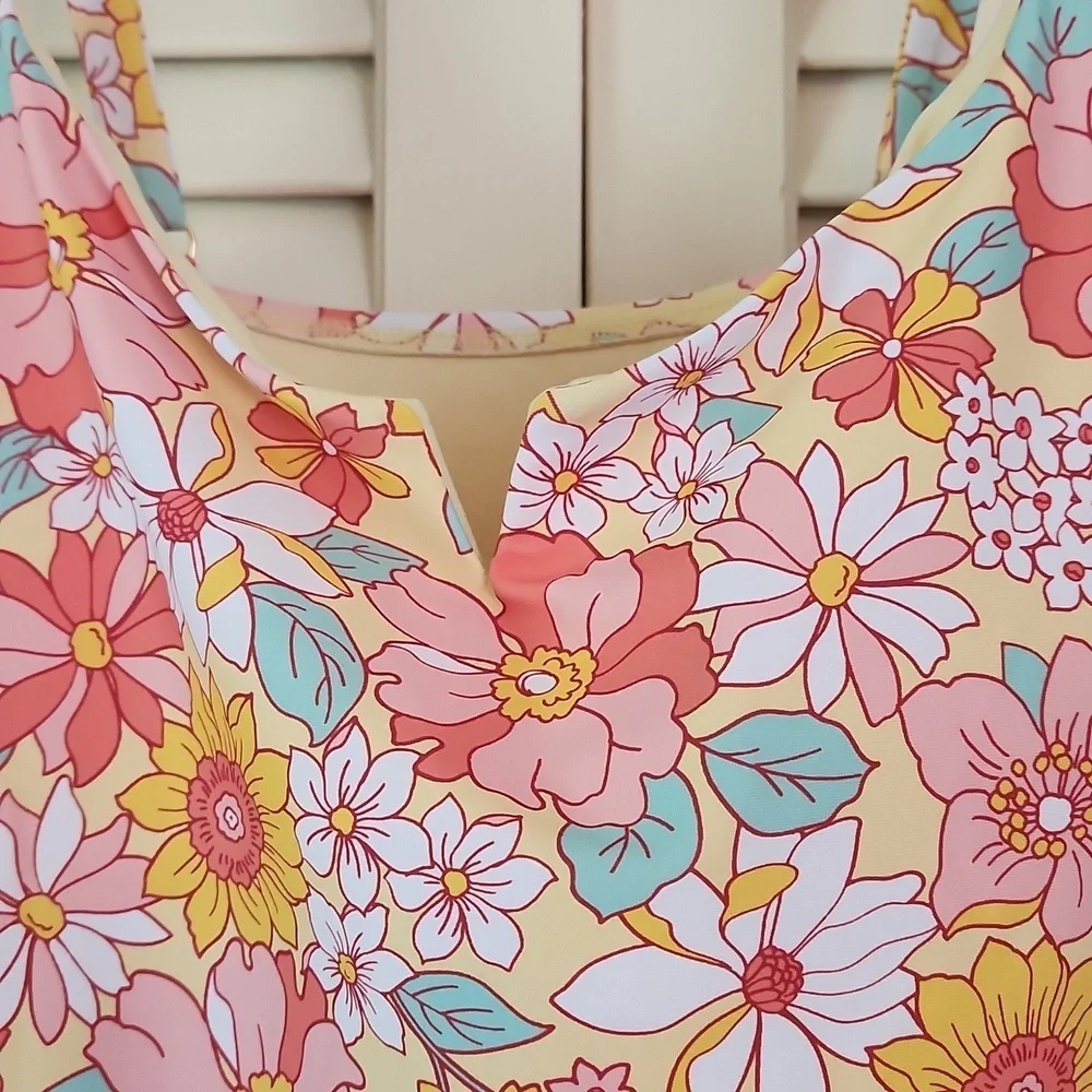 Allure by IMG Retro Floral One Piece 1x - Picture 4 of 7